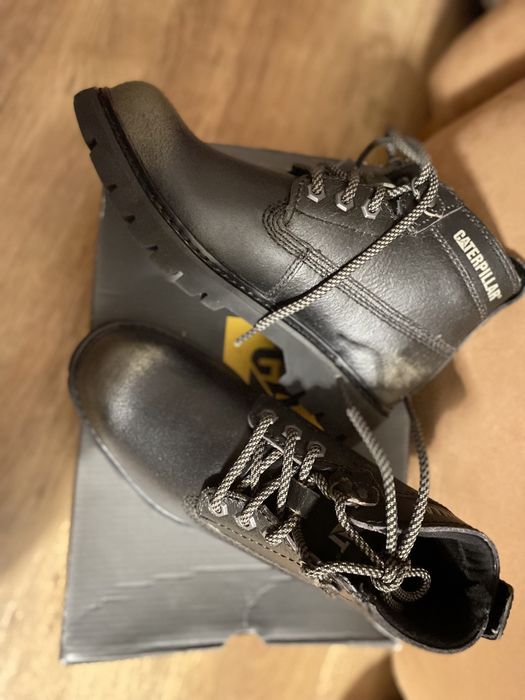 Botas Cat - tamanho 37 - novas
