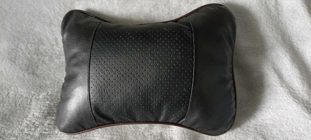 Подушка - підголовник на авто