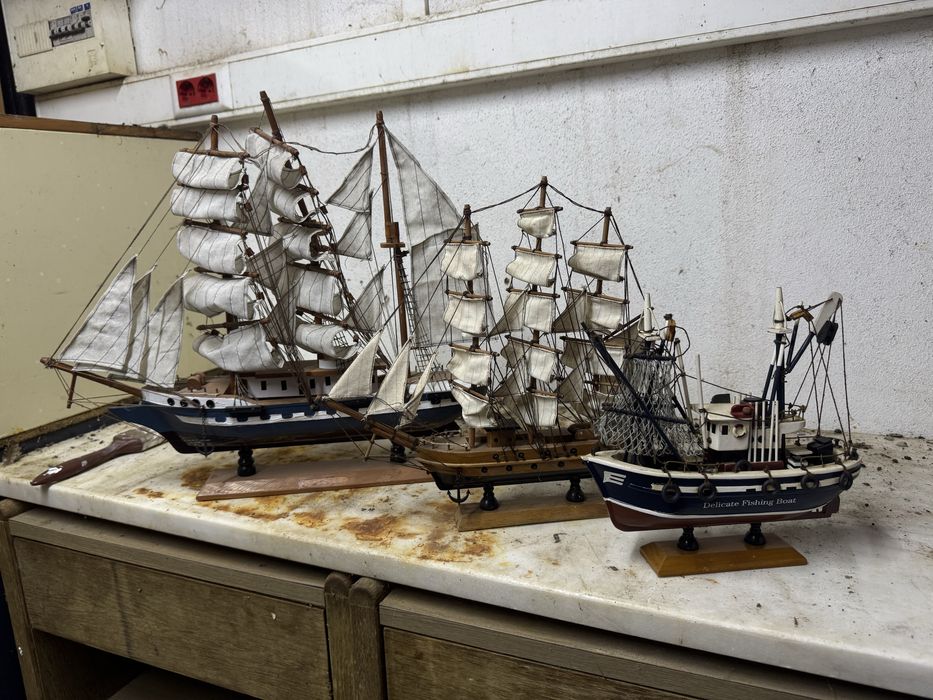 3 Barcos em Miniatura (Para Restauro Profundo / Peças)