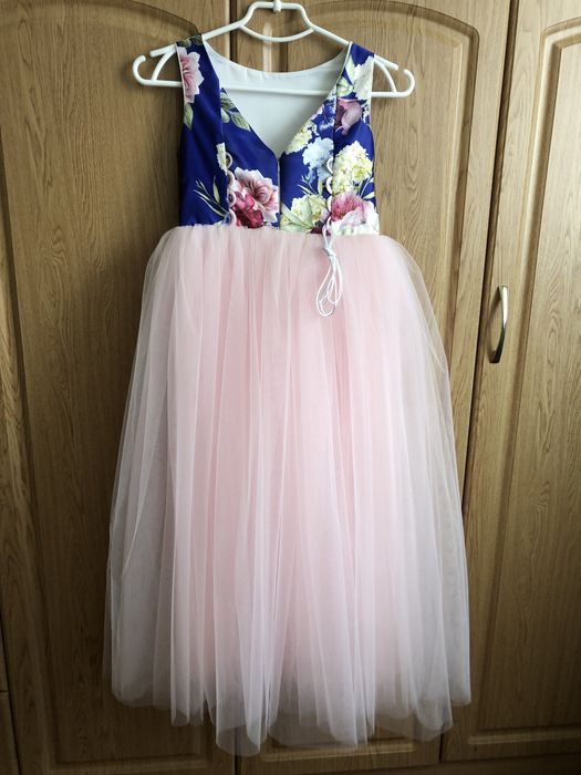 Сукня рожева з квітковим принтом, для дівчинки 128-134, святкова пишна