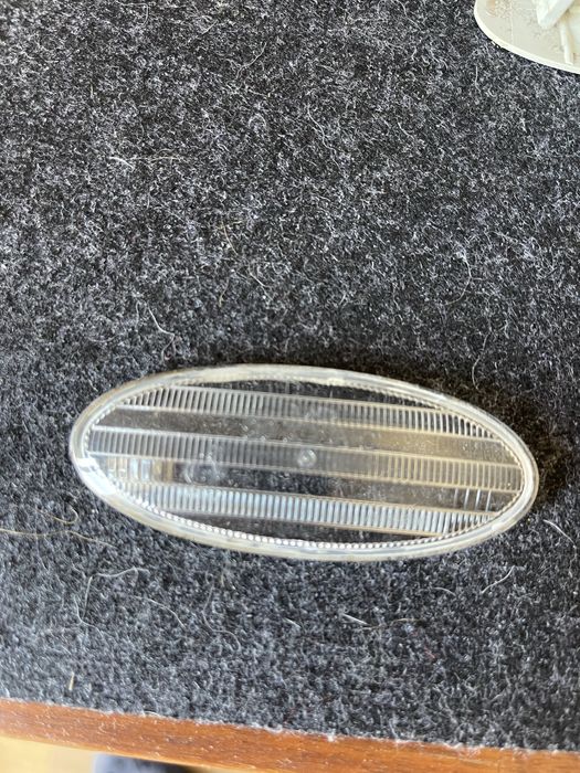 Pisca lateral original de Nissan Qahqai J10 + Porta lampadas