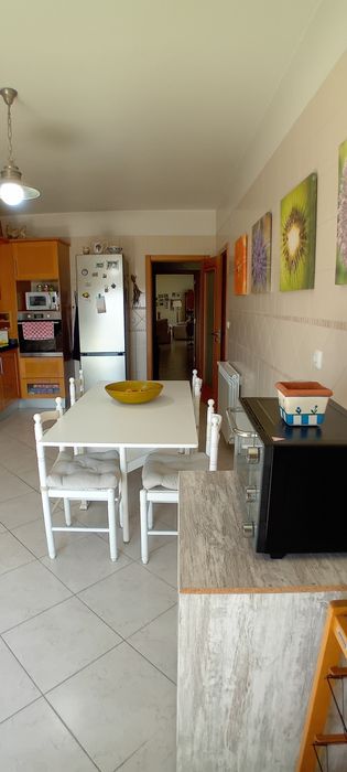 Apartamento T4 com garagem e sótão