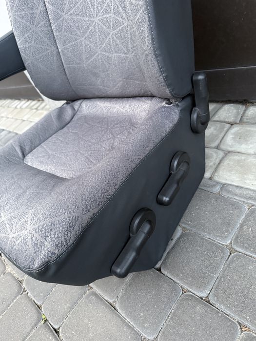 Fotel kierowcy Renault Mascott + podłokietnik  98-10rok