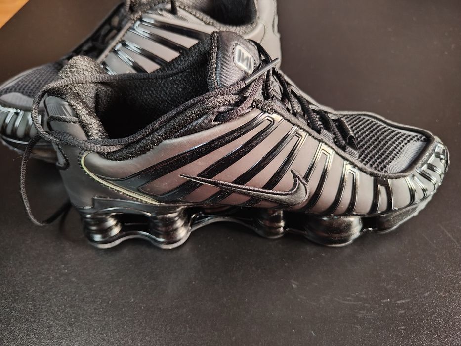 Nike Shox zmieniają kolor