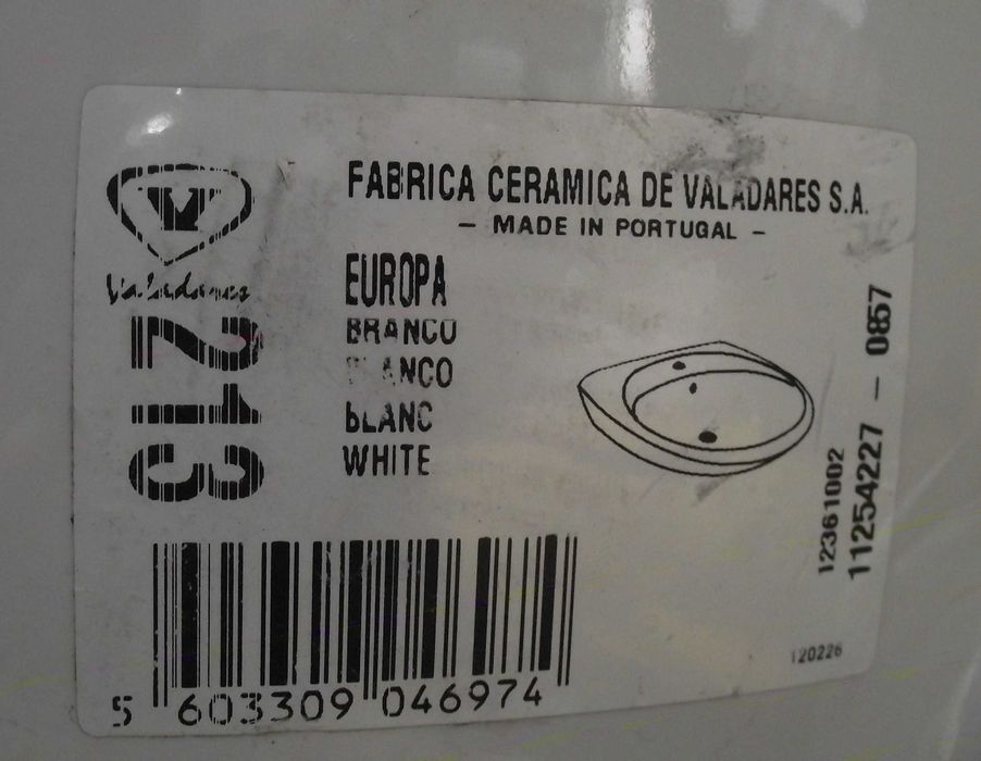 Conjunto - Lavatório compacto Valadares mais torneira Bruma