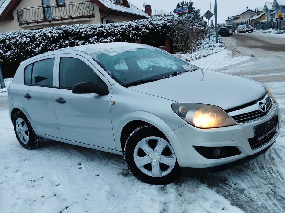 Opel Astra Ekonomiczny Opel Astra H 1.6 benzyna 115 KM- Hak