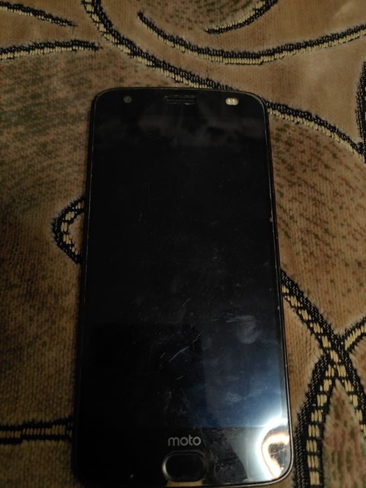 Motorola Moto Z2 Force XT1789-04 4/64gb Black, Не бьющийся
