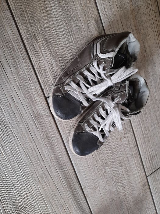 Buty chłopięce sprzedam