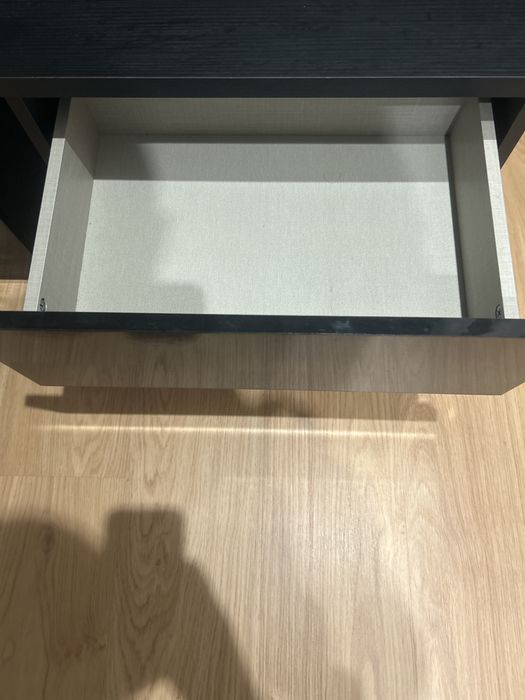 Quarto de casal em preto. Com cabeceira led camiseiro