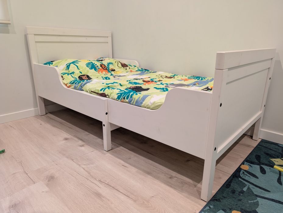Cama IKEA com colchão