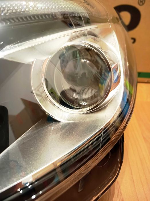 NOVA Ótica/Farol esquerda Peugeot 2008 COM Motor