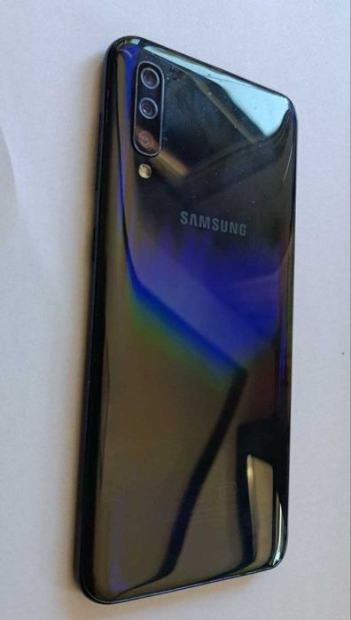 Смартфон Samsung A50