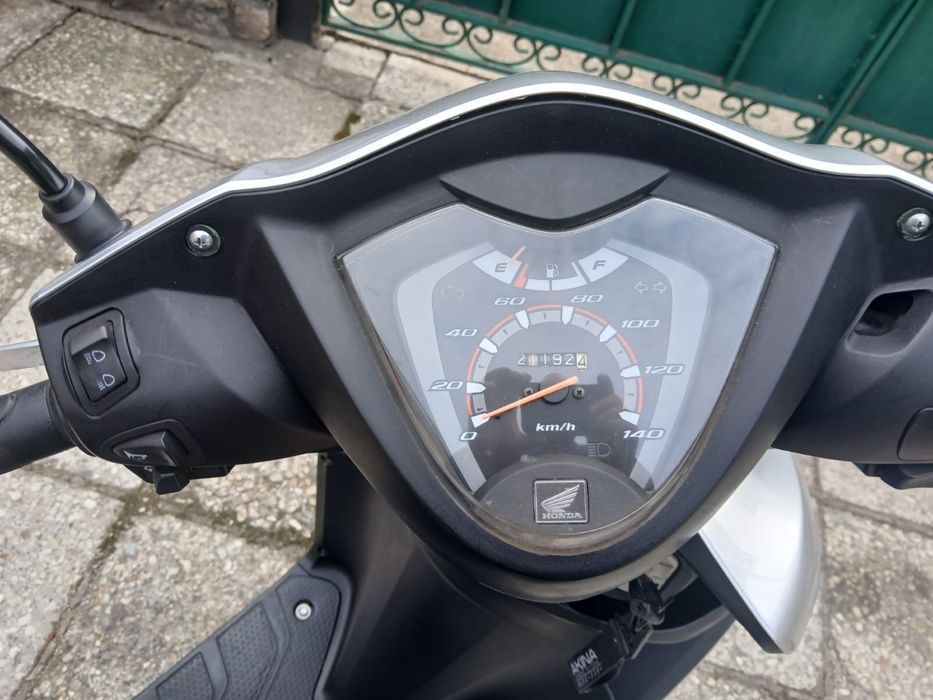 Максі-скутер Honda dio 110