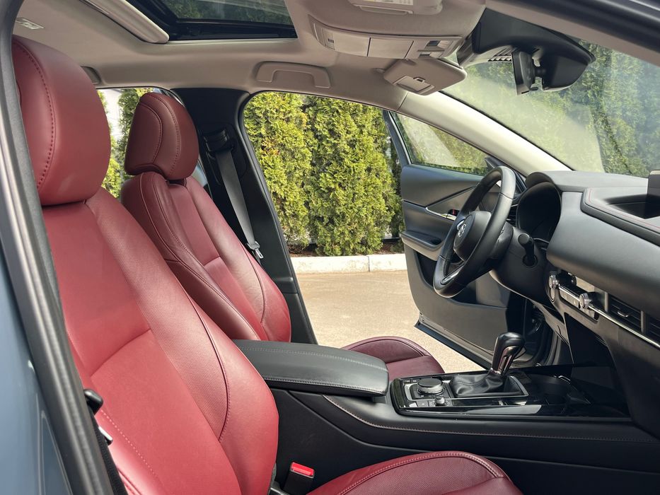 Продам мазду сх 30