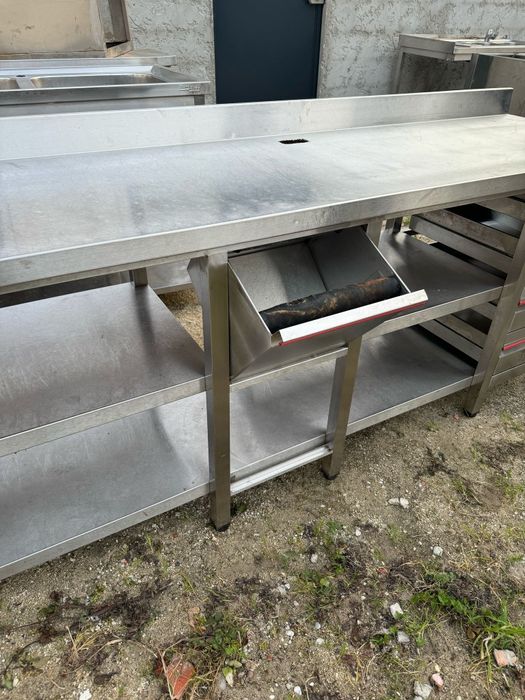 Bancada de apoio em inox para restauração