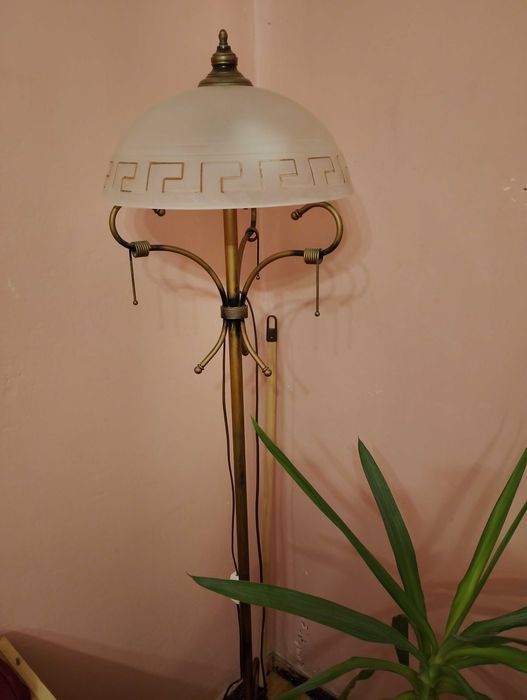 Lampa podłogowa, stojąca, jak nowa, elegancka, bardzo ładna.