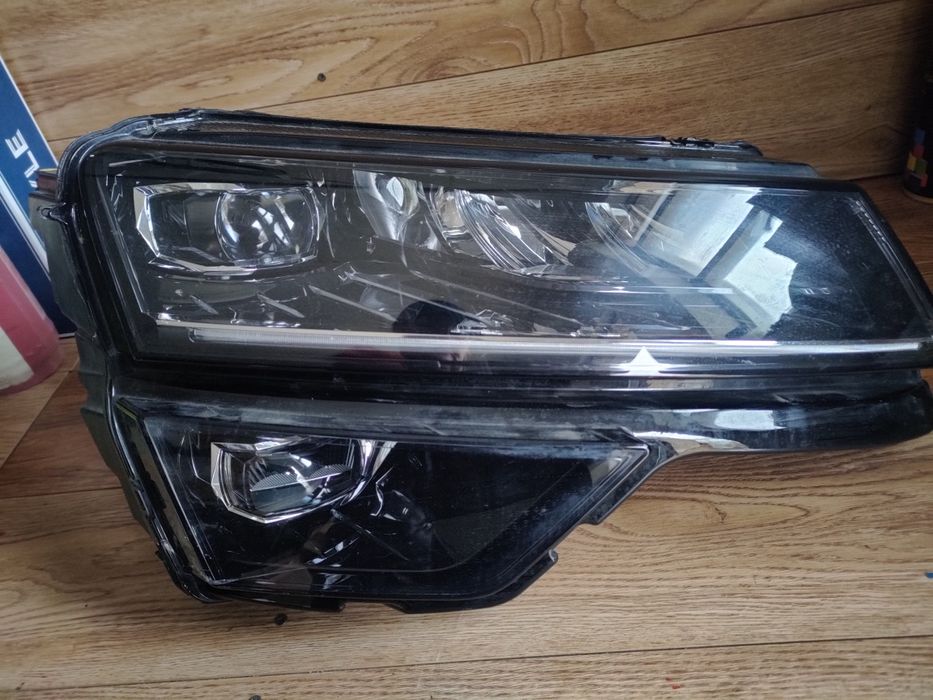 Фара передня шкода Karoq