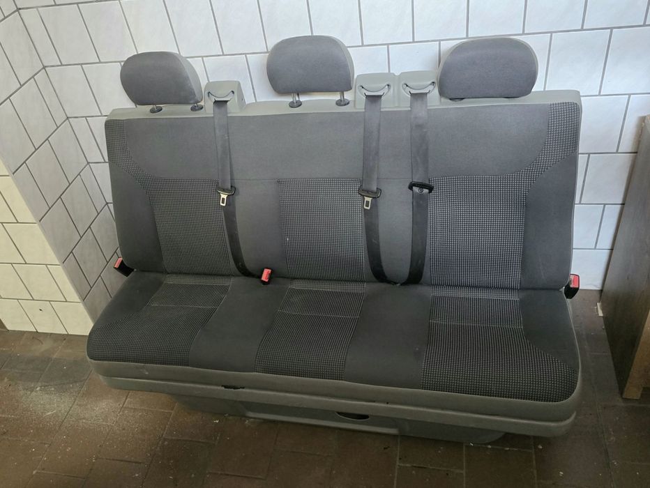 Trafić Vivaro kanapa 2 rząd brygadówka/holenderka