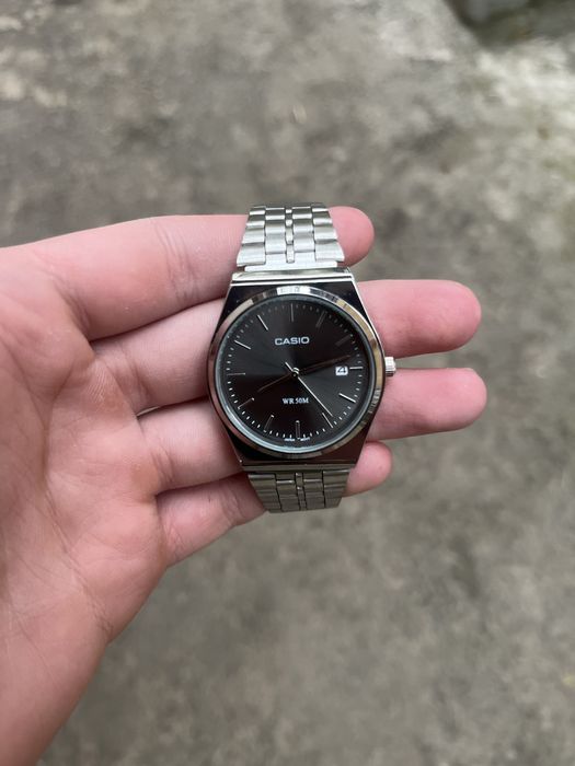Годинник casio B145