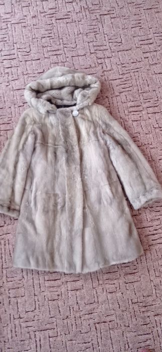 Шуба норкова з капюшоном