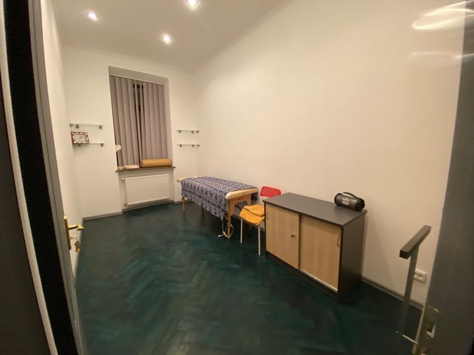 Оренда  салону або залу кабінетів та робочого місця салон краси