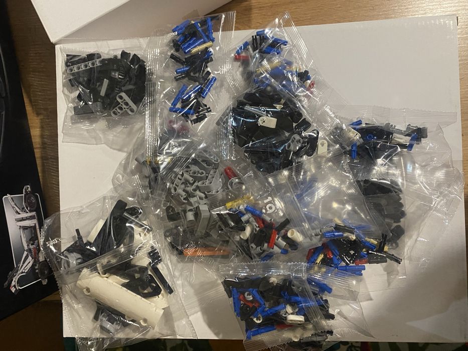 Lepin 23002 Koenigsegg One:1 Technician 3236 дет.