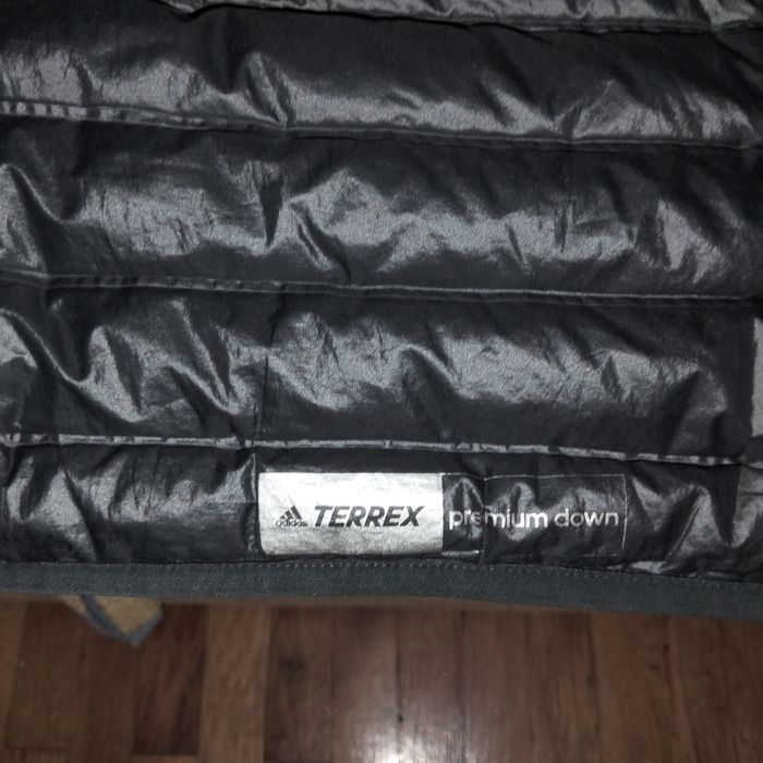 Жіноча куртка  мікро пуховик Adidas terex розмір L