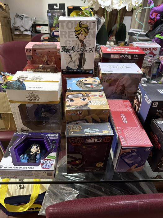 Figuras e brinquedos variados - alguns selados