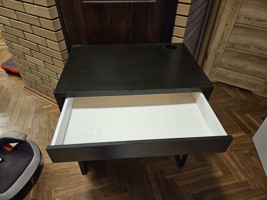 Biurka komputerowe młodzieżowe