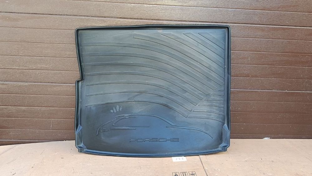 porsche cayenne 958 коврик в багажнік гумовий 95804400018