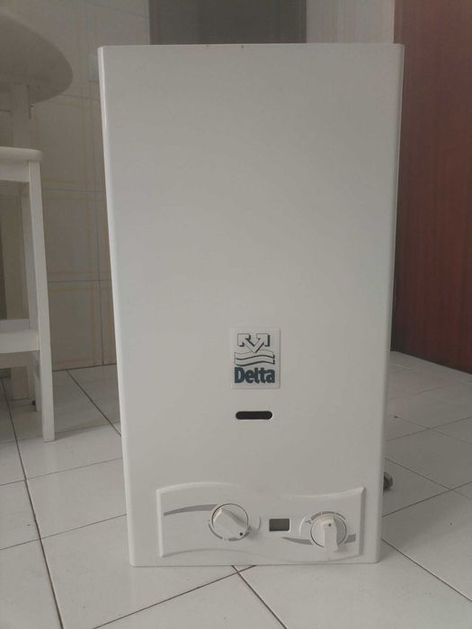 Esquentador Delta 11 Litros em bom estado e a funcionar
