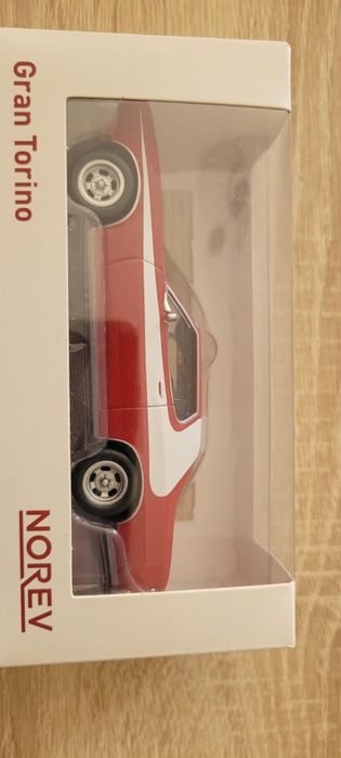 .Miniatura Ford.