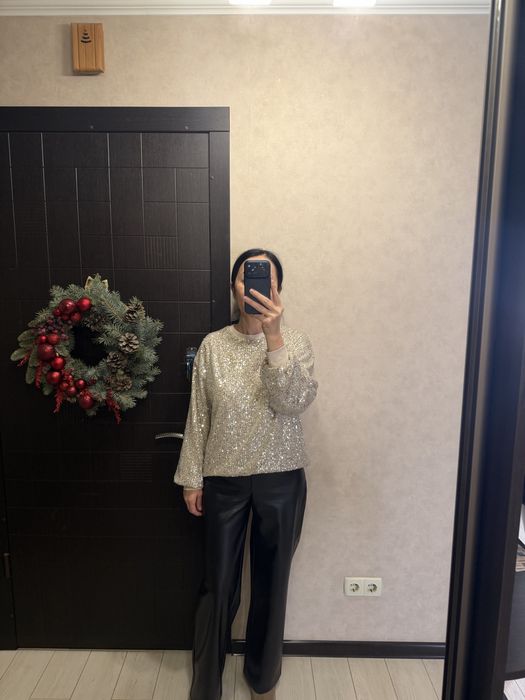 Кофта с паетками