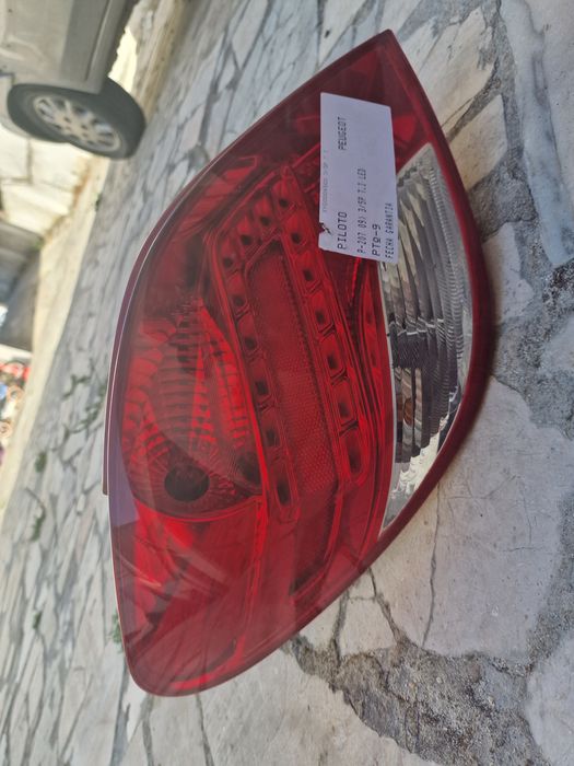 Farol favoritos traseiro peugeot