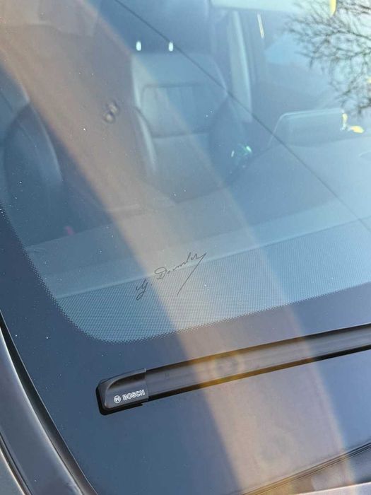 продам власний офіційний автомобіль !!!