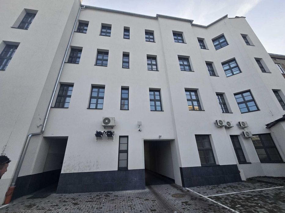 Miejsce parkingowe wewnętrzny dziedziniec ul. Kopernika 41 - Widok 3