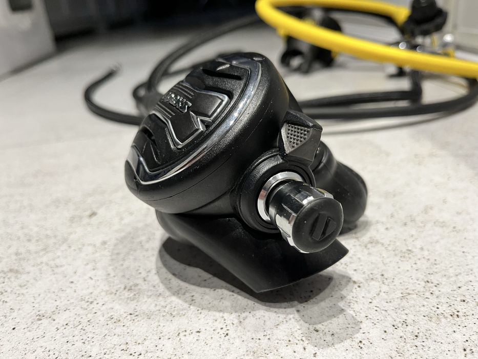 Apeks XTX 200  XTX  40 octopus