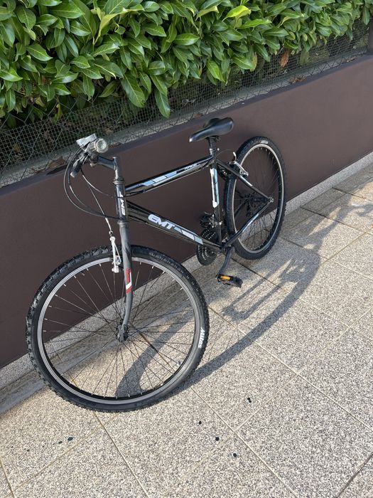 Bicicleta EMT Nova quase sem uso