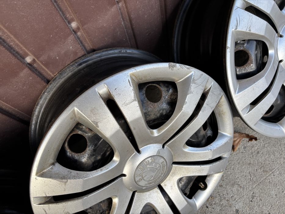 Felgi stalowe+ kołpaki do skody