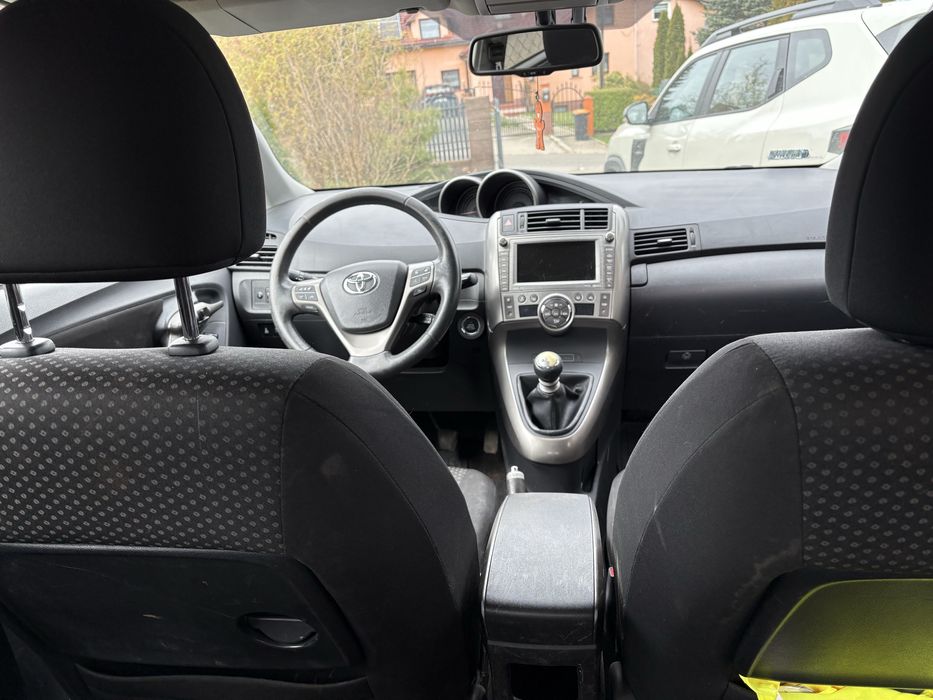 Toyota Verso minivan 2009 2.2 D-4D