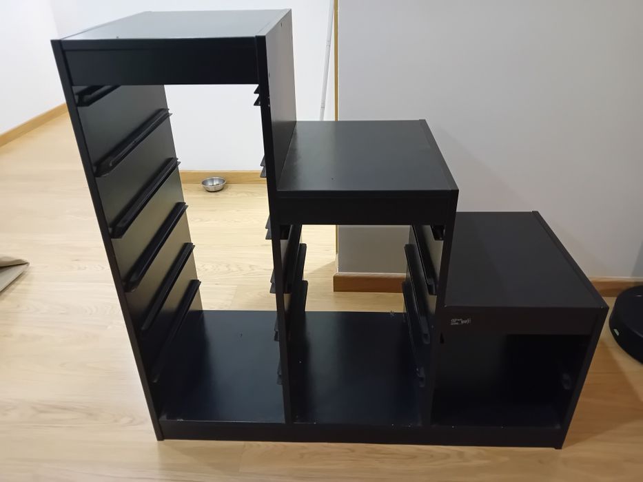 Movel preto Ikea