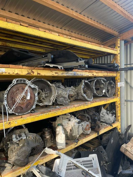 Продаються КПП (механічні) та АКПП