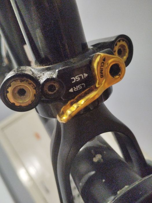 продаю двох підвіс Specialized ендуро