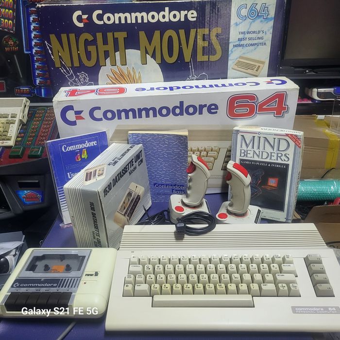 Commodore 64 retro Night Moves Mindbenders
