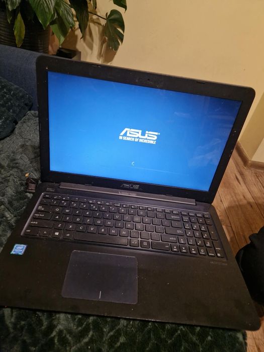 Używany laptop asus