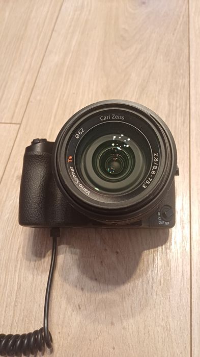 Sony RX10 I + 2 ładowarki + 2 akumulatory + zasilanie z powerbanku