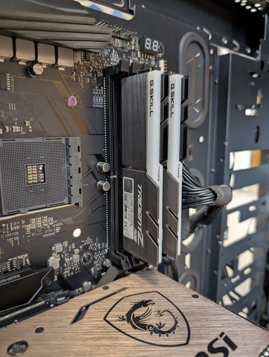 Оперативна пам'ять G.skill Trident Z Rgb DDR4 4266 Mhz 16 Gb 2 x 8 gb Samsung b-die Intel ryzen оперативка kingston