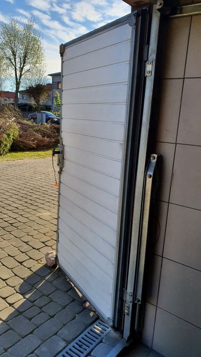 Brama garażowa uchylna