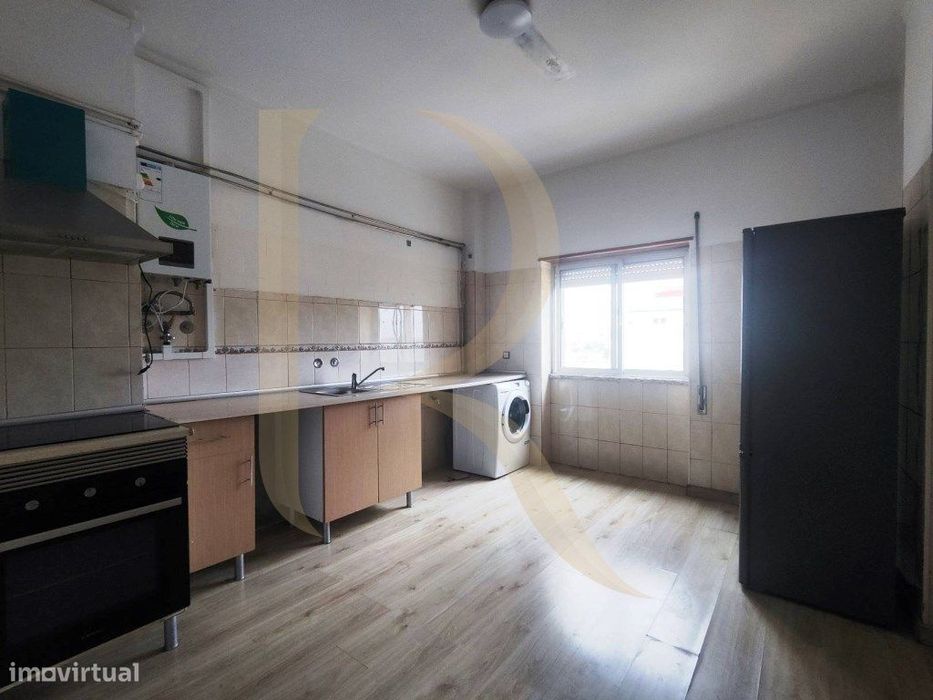 Apartamento T2 com elevador nas Paivas - Amora — Amora, Setúbal