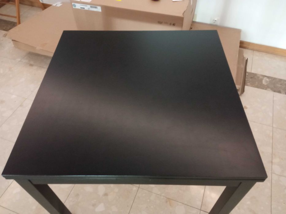 Extendable dining table64287478660867122